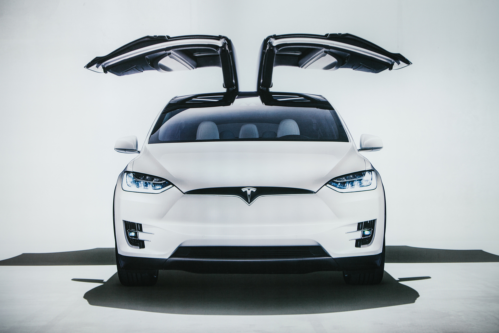 Tesla porte papillon : que vaut le modèle X ?