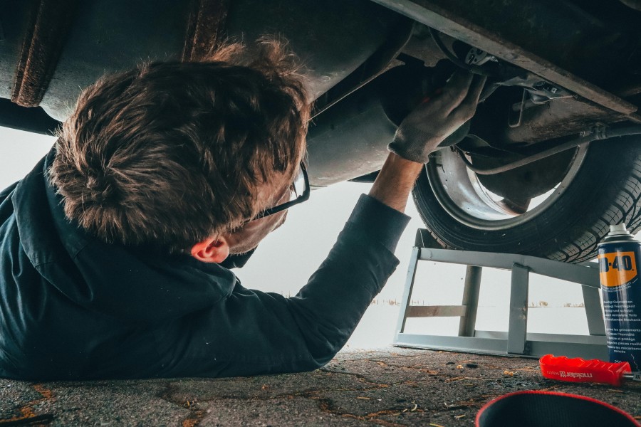 Pourquoi ma voiture fait de la fumée blanche ?