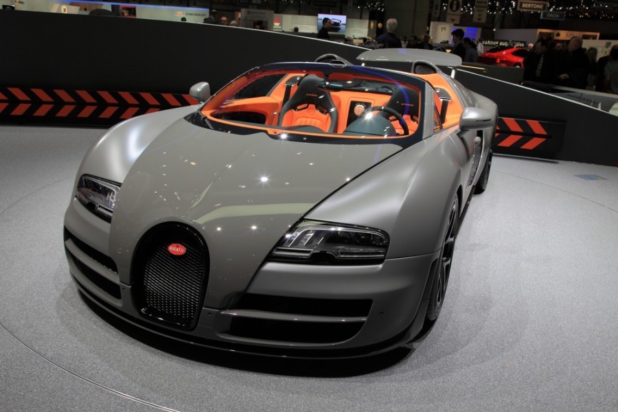 Quel est le moteur de la Bugatti Veyron ?