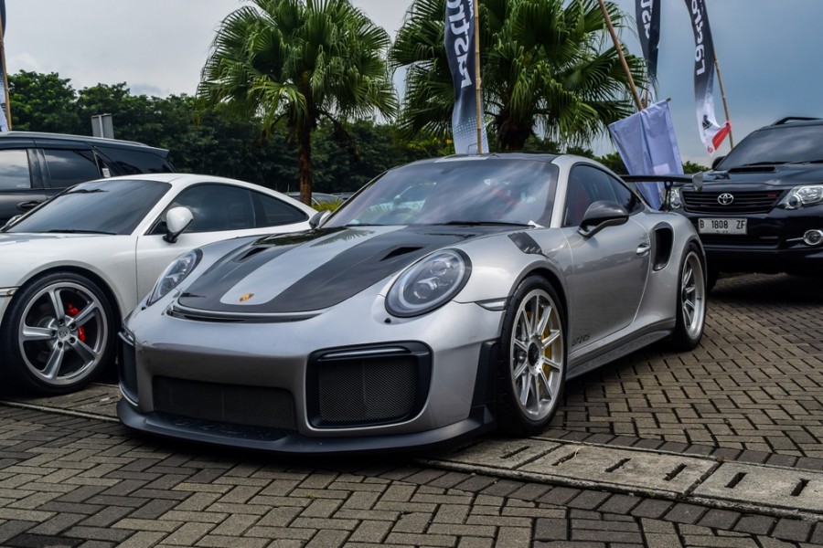 Quelles sont les caractéristiques de la Porsche GT2 RS ?