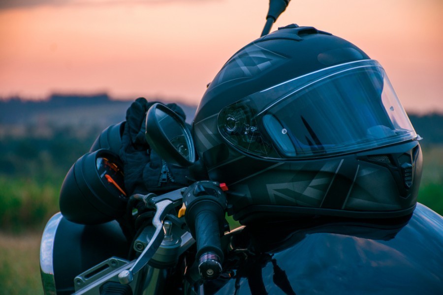 Quelles sont les marques de casques de moto pour femme les plus populaires ?