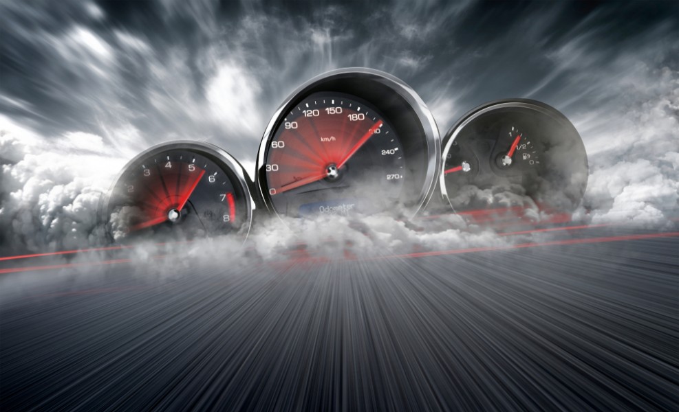 Régulateur de vitesse ou limiteur : comment fonctionnent-ils ?